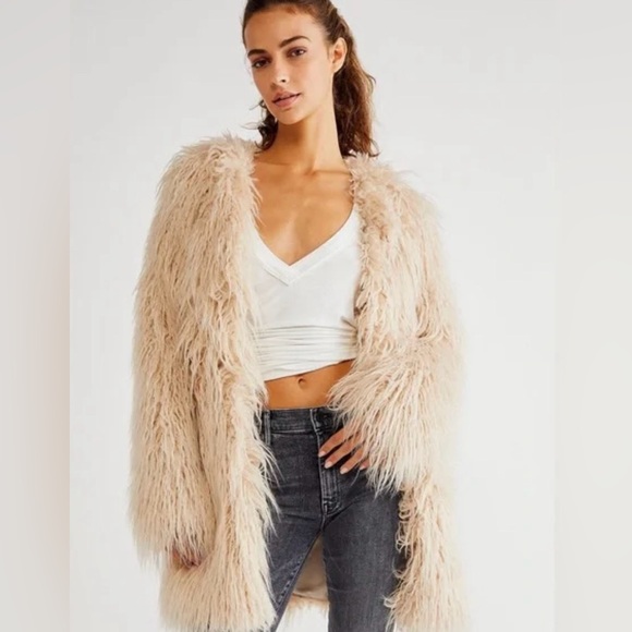 FREE PEOPLE Renata Fur Coat Jacket Mellow Rose Oversized Taylor Swift Size Large - Picture 2 of 8
